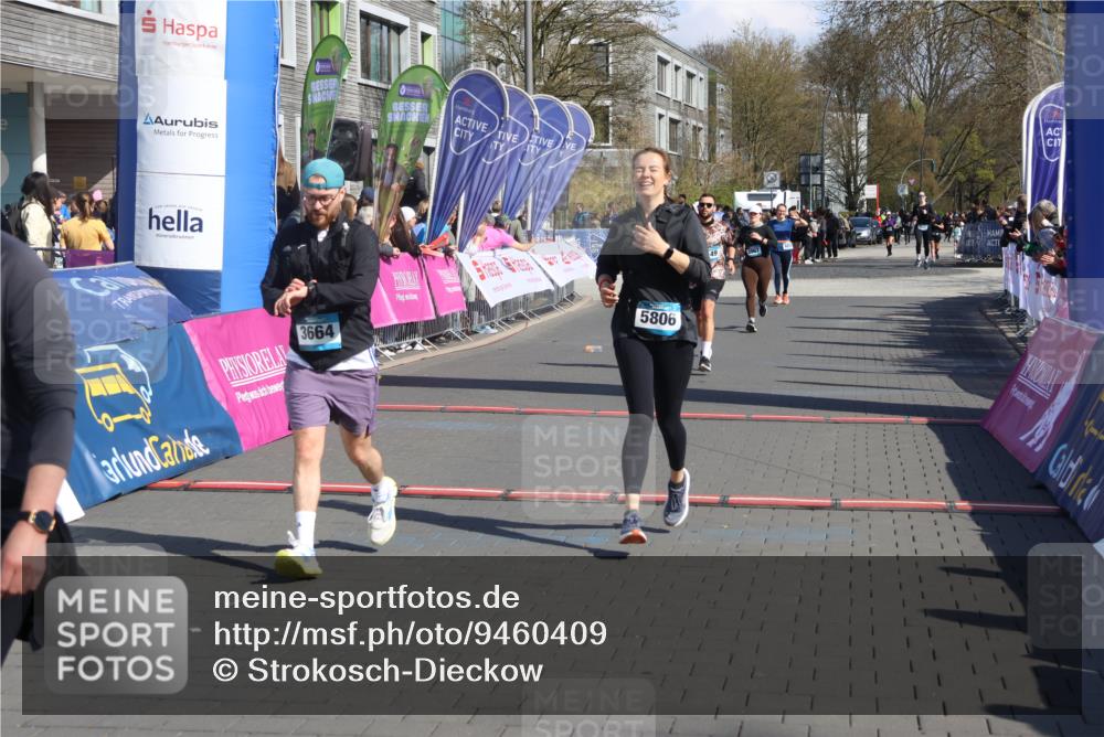 12.04.2026 - 45. Internationalen Wilhelmsburger Insellauf Strokosch-Dieckow http://msf.ph/oto/9460409 12.04.2026 11:07:50 Ziel 5806, 3149 meine-sportfotos.de