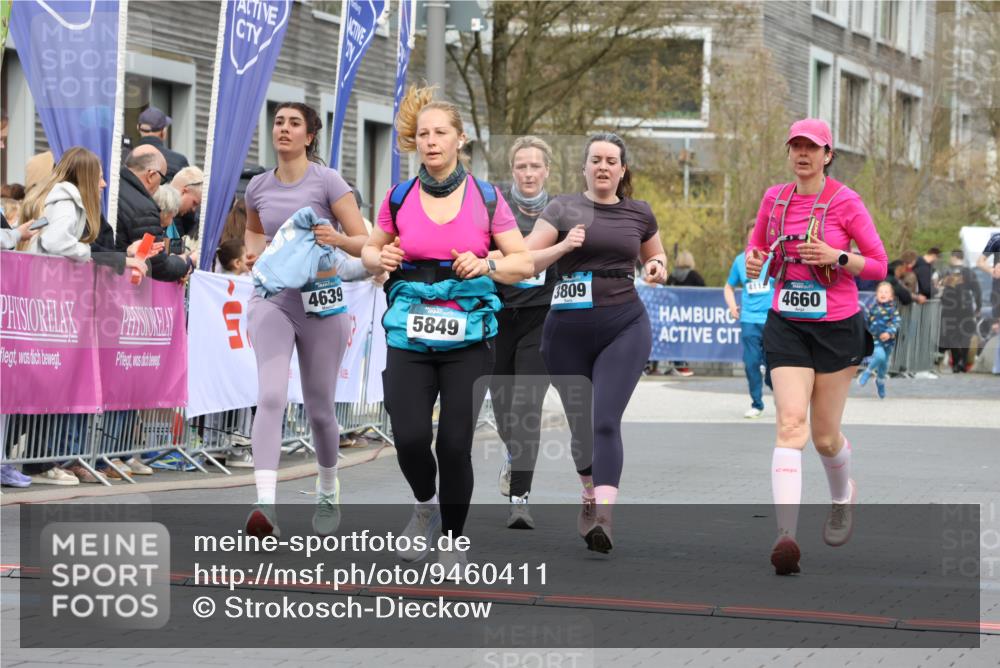 12.04.2026 - 45. Internationalen Wilhelmsburger Insellauf Strokosch-Dieckow http://msf.ph/oto/9460411 12.04.2026 13:19:27 Ziel 4020, 5849, 4639, 3809, 4660, 2174 meine-sportfotos.de