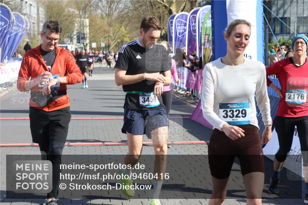 12.04.2026 - 45. Internationalen Wilhelmsburger Insellauf Strokosch-Dieckow http://msf.ph/oto/9460416 12.04.2026 10:50:21 Ziel 3329, 3459 meine-sportfotos.de