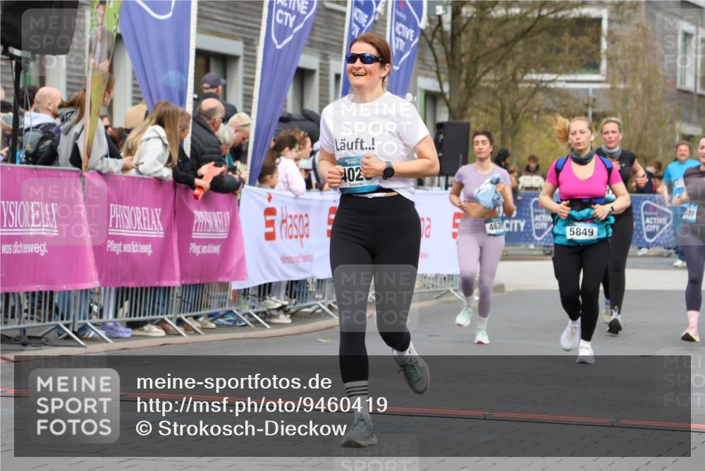 12.04.2026 - 45. Internationalen Wilhelmsburger Insellauf Strokosch-Dieckow http://msf.ph/oto/9460419 12.04.2026 13:19:25 Ziel 2061, 4020, 5849, 4639, 3809, 4660, 2174 meine-sportfotos.de