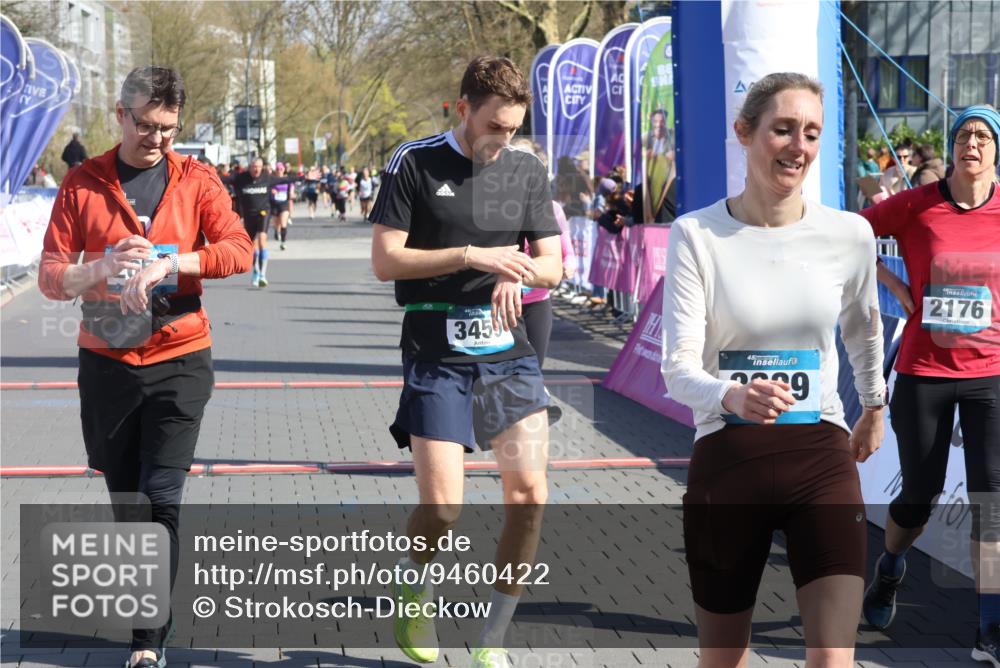 12.04.2026 - 45. Internationalen Wilhelmsburger Insellauf Strokosch-Dieckow http://msf.ph/oto/9460422 12.04.2026 10:50:21 Ziel 3329, 3459 meine-sportfotos.de