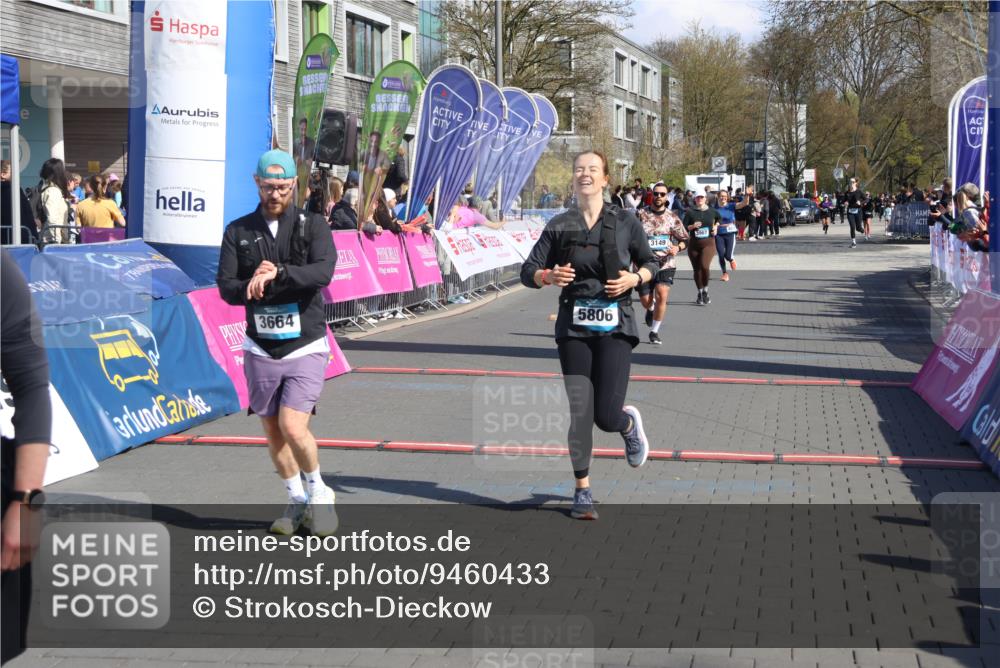 12.04.2026 - 45. Internationalen Wilhelmsburger Insellauf Strokosch-Dieckow http://msf.ph/oto/9460433 12.04.2026 11:07:50 Ziel 5806, 3149 meine-sportfotos.de