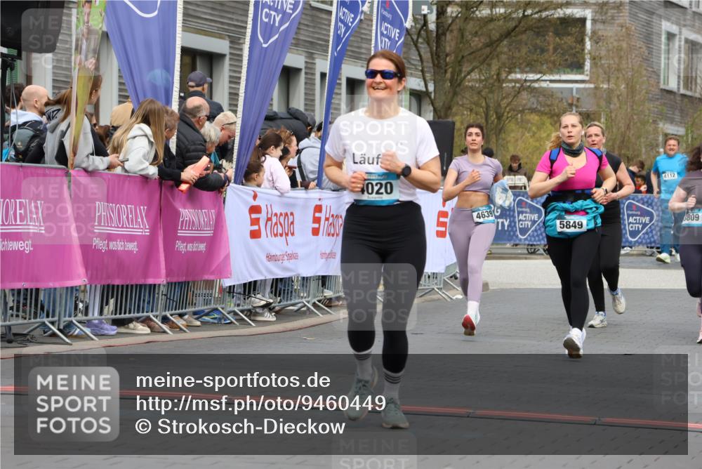 12.04.2026 - 45. Internationalen Wilhelmsburger Insellauf Strokosch-Dieckow http://msf.ph/oto/9460449 12.04.2026 13:19:24 Ziel 2061, 4020, 5849, 4639, 3809, 4660 meine-sportfotos.de