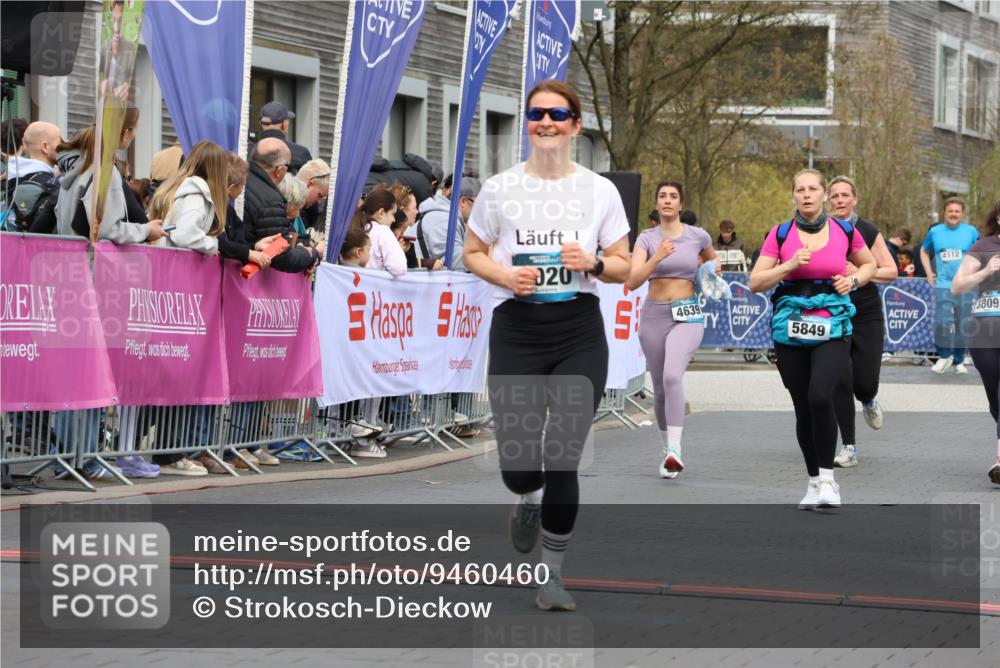 12.04.2026 - 45. Internationalen Wilhelmsburger Insellauf Strokosch-Dieckow http://msf.ph/oto/9460460 12.04.2026 13:19:24 Ziel 2061, 4020, 5849, 4639, 3809, 4660 meine-sportfotos.de