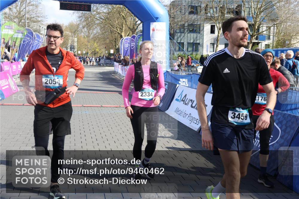 12.04.2026 - 45. Internationalen Wilhelmsburger Insellauf Strokosch-Dieckow http://msf.ph/oto/9460462 12.04.2026 10:50:23 Ziel 4855 meine-sportfotos.de