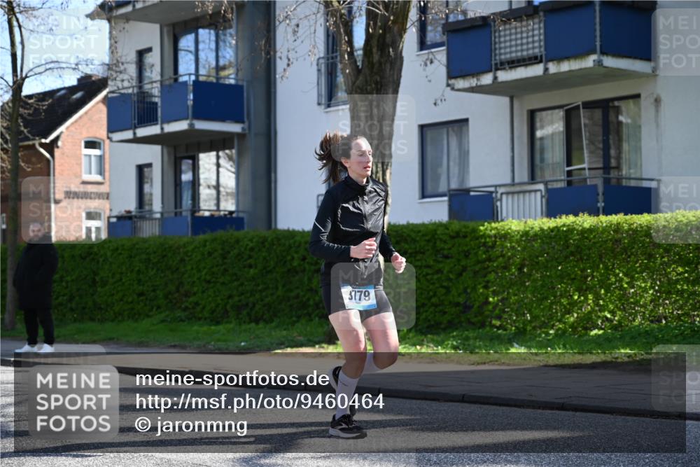12.04.2026 - 45. Internationalen Wilhelmsburger Insellauf J. Mangold http://msf.ph/oto/9460464 12.04.2026 10:42:55 Ziel 2724, 2500, 3021, 5751, 5794, 3779, 5840, 2406, 4377, 3086, 3227, 4974, 5705, 2189, 5697, 2813, 4931, 3565, 5337, 2102, 2656, 2104, 5407, 5286, 2039, 2039, 3486, 4428 meine-sportfotos.de