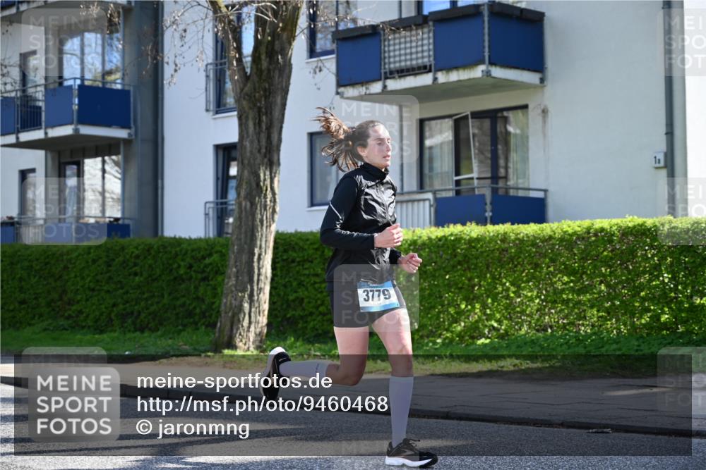 12.04.2026 - 45. Internationalen Wilhelmsburger Insellauf J. Mangold http://msf.ph/oto/9460468 12.04.2026 10:42:55 Ziel 2724, 2500, 3021, 5751, 5794, 3779, 5840, 2406, 4377, 3086, 3227, 4974, 5705, 2189, 5697, 2813, 4931, 3565, 5337, 2102, 2656, 2104, 5407, 5286, 2039, 2039, 3486, 4428 meine-sportfotos.de