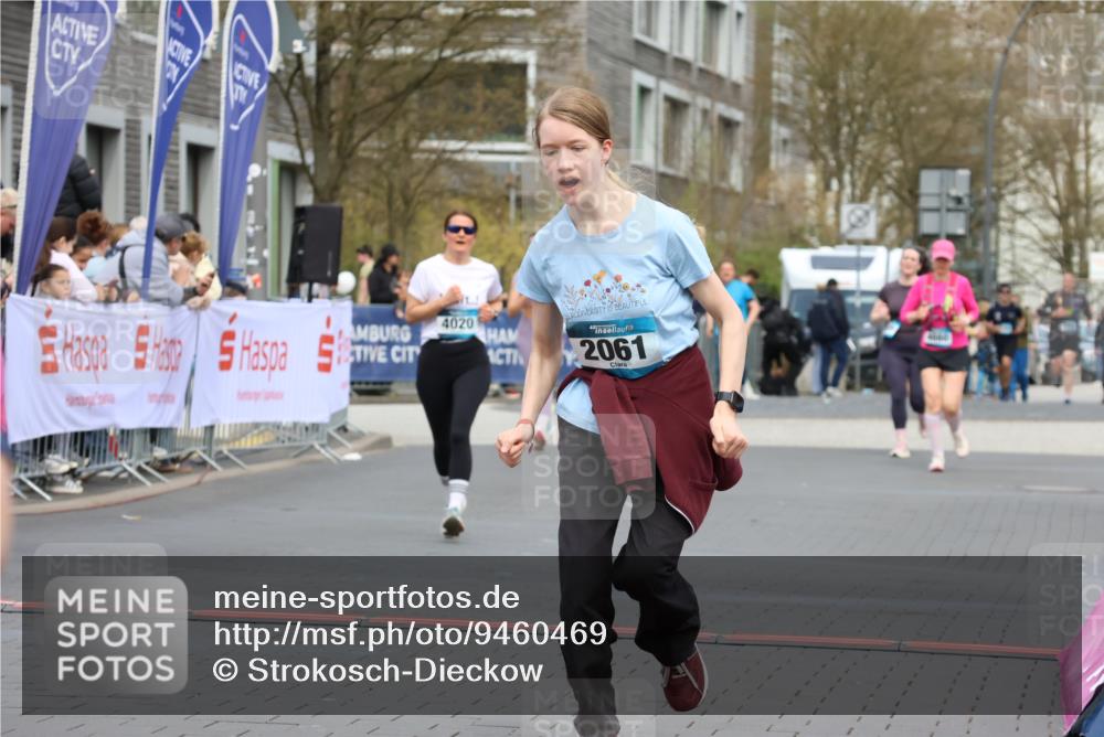 12.04.2026 - 45. Internationalen Wilhelmsburger Insellauf Strokosch-Dieckow http://msf.ph/oto/9460469 12.04.2026 13:19:22 Ziel 2061, 4020 meine-sportfotos.de