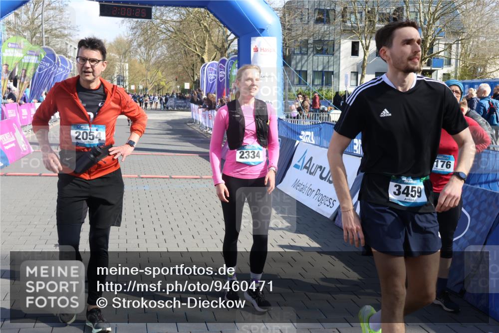 12.04.2026 - 45. Internationalen Wilhelmsburger Insellauf Strokosch-Dieckow http://msf.ph/oto/9460471 12.04.2026 10:50:23 Ziel 4855 meine-sportfotos.de