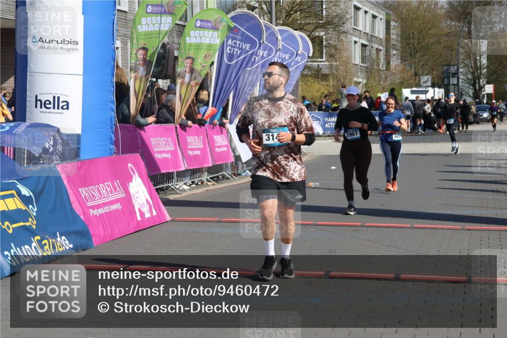 12.04.2026 - 45. Internationalen Wilhelmsburger Insellauf Strokosch-Dieckow http://msf.ph/oto/9460472 12.04.2026 11:07:54 Ziel 3149, 3967, 4856 meine-sportfotos.de