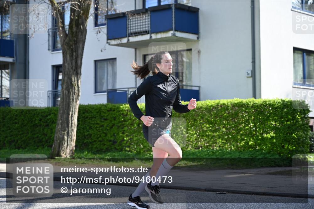 12.04.2026 - 45. Internationalen Wilhelmsburger Insellauf J. Mangold http://msf.ph/oto/9460473 12.04.2026 10:42:55 Ziel 2724, 2500, 3021, 5751, 5794, 3779, 5840, 2406, 4377, 3086, 3227, 4974, 5705, 2189, 5697, 2813, 4931, 3565, 5337, 2102, 2656, 2104, 5407, 5286, 2039, 2039, 3486, 4428 meine-sportfotos.de