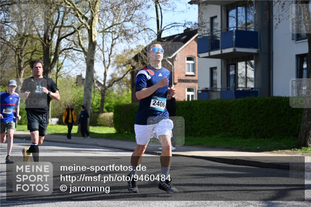 12.04.2026 - 45. Internationalen Wilhelmsburger Insellauf J. Mangold http://msf.ph/oto/9460484 12.04.2026 10:42:58 Ziel 2724, 2500, 3021, 5751, 5794, 3779, 5840, 2406, 4377, 3086, 3227, 4974, 5705, 2189, 5697, 2813, 4931, 3565, 3565, 5337, 2102, 2656, 2104, 5407, 5286, 2039, 3486, 4428, 3022 meine-sportfotos.de