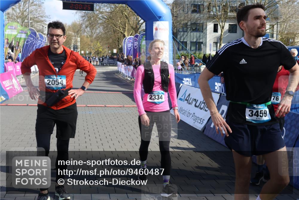 12.04.2026 - 45. Internationalen Wilhelmsburger Insellauf Strokosch-Dieckow http://msf.ph/oto/9460487 12.04.2026 10:50:24 Ziel 4855 meine-sportfotos.de