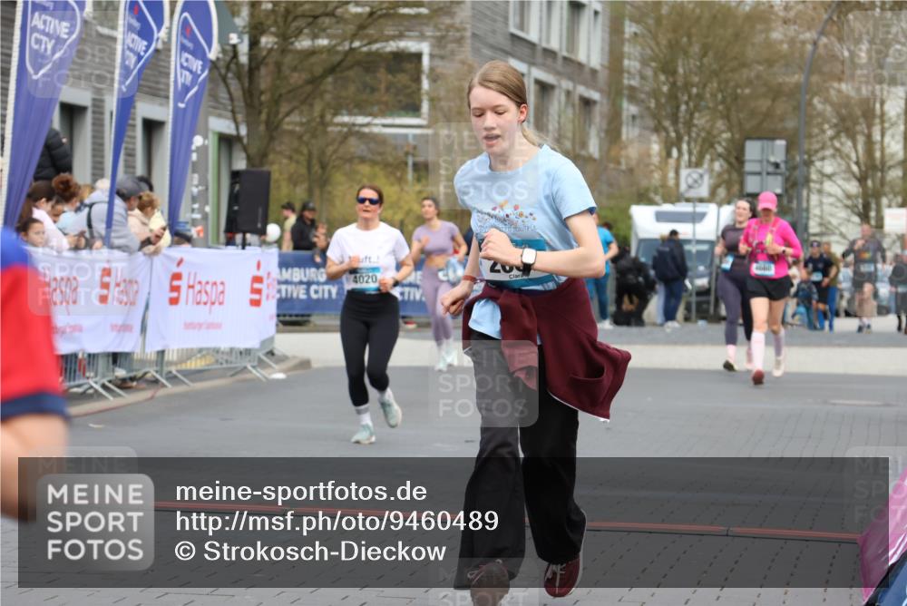 12.04.2026 - 45. Internationalen Wilhelmsburger Insellauf Strokosch-Dieckow http://msf.ph/oto/9460489 12.04.2026 13:19:21 Ziel 2061, 4020 meine-sportfotos.de