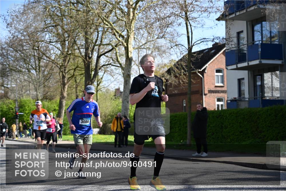 12.04.2026 - 45. Internationalen Wilhelmsburger Insellauf J. Mangold http://msf.ph/oto/9460491 12.04.2026 10:42:59 Ziel 2724, 2500, 3021, 5751, 5794, 3779, 5840, 2406, 4377, 3086, 3227, 4974, 5705, 2189, 5697, 2813, 4931, 3565, 5337, 2102, 2656, 2104, 5337, 2102, 2656, 2104, 5407, 5286, 2039, 3486, 4428, 3022, 4349 meine-sportfotos.de