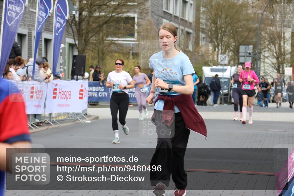 12.04.2026 - 45. Internationalen Wilhelmsburger Insellauf Strokosch-Dieckow http://msf.ph/oto/9460496 12.04.2026 13:19:21 Ziel 2061, 4020 meine-sportfotos.de