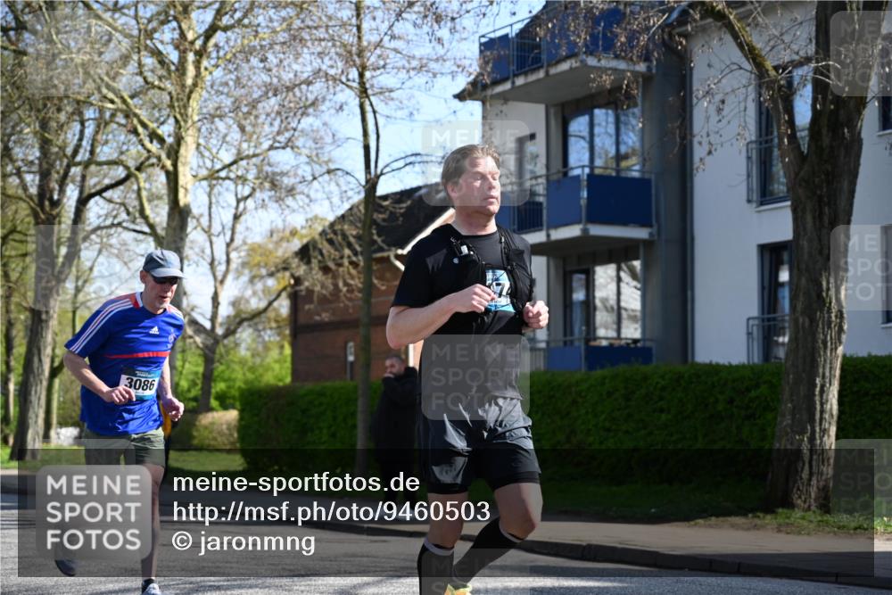 12.04.2026 - 45. Internationalen Wilhelmsburger Insellauf J. Mangold http://msf.ph/oto/9460503 12.04.2026 10:43:00 Ziel 2500, 3021, 5751, 5794, 3779, 5840, 2406, 4377, 3086, 3227, 4974, 5705, 2189, 5697, 2813, 4931, 3565, 5337, 2102, 2656, 2104, 5407, 5286, 2039, 3486, 4428, 3022, 4349 meine-sportfotos.de