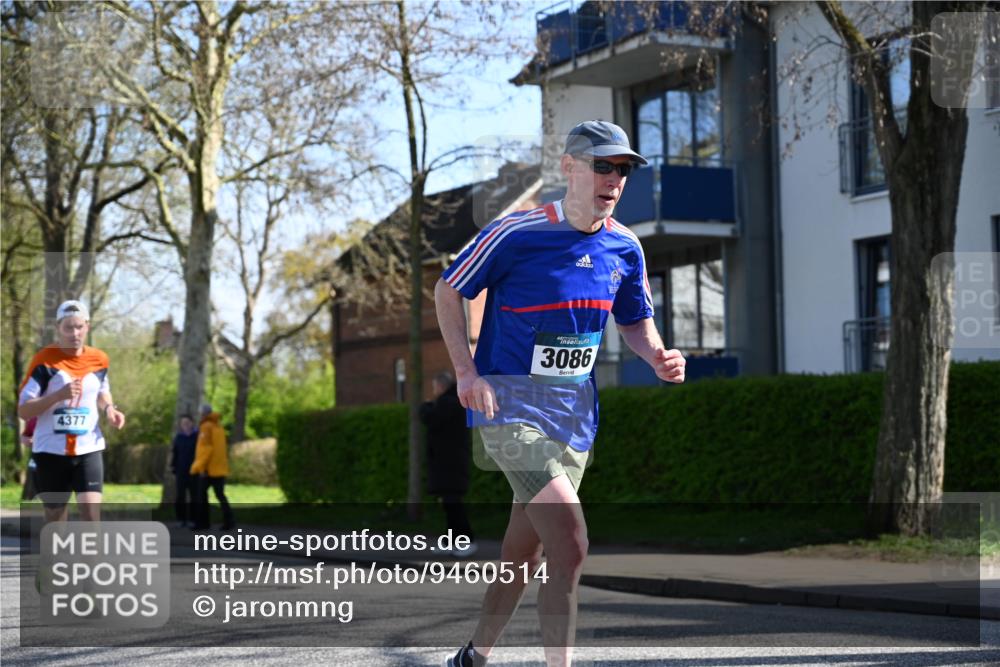 12.04.2026 - 45. Internationalen Wilhelmsburger Insellauf J. Mangold http://msf.ph/oto/9460514 12.04.2026 10:43:01 Ziel 3021, 5751, 5794, 3779, 5840, 2406, 4377, 3086, 3227, 4974, 5705, 2189, 5697, 2813, 4931, 3565, 5337, 2102, 2656, 2104, 5407, 5286, 2039, 3486, 4428, 3022, 4349 meine-sportfotos.de