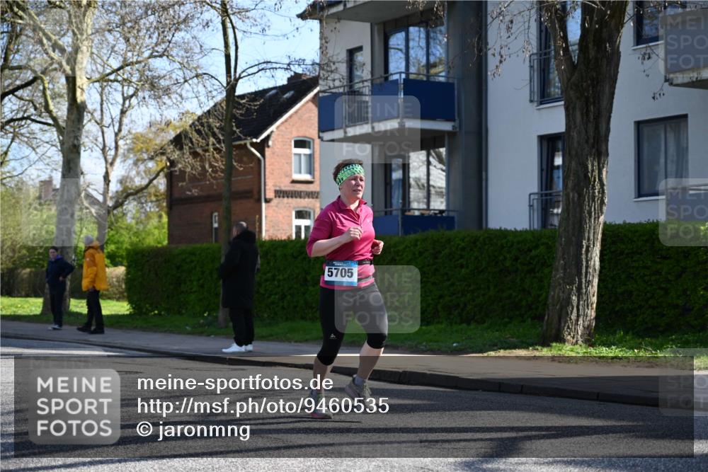 12.04.2026 - 45. Internationalen Wilhelmsburger Insellauf J. Mangold http://msf.ph/oto/9460535 12.04.2026 10:43:04 Ziel 5794, 3779, 5840, 2406, 4377, 3086, 3227, 4974, 5705, 2189, 5697, 2813, 4931, 3565, 5337, 2102, 2656, 2104, 5407, 5286, 5407, 5286, 2039, 3486, 3486, 4428, 3022, 4349 meine-sportfotos.de