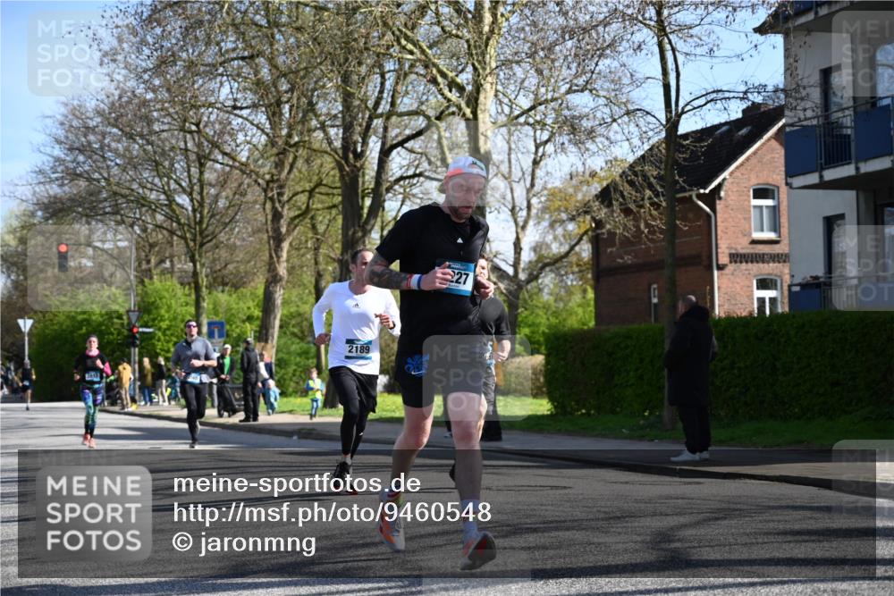 12.04.2026 - 45. Internationalen Wilhelmsburger Insellauf J. Mangold http://msf.ph/oto/9460548 12.04.2026 10:43:05 Ziel 3779, 5840, 2406, 4377, 3086, 3227, 4974, 5705, 2189, 5697, 2813, 4931, 3565, 5337, 2102, 2656, 2104, 5407, 5286, 2039, 3486, 4428, 3022, 4349 meine-sportfotos.de