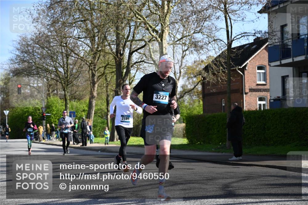 12.04.2026 - 45. Internationalen Wilhelmsburger Insellauf J. Mangold http://msf.ph/oto/9460550 12.04.2026 10:43:05 Ziel 3779, 5840, 2406, 4377, 3086, 3227, 4974, 5705, 2189, 5697, 2813, 4931, 3565, 5337, 2102, 2656, 2104, 5407, 5286, 2039, 3486, 4428, 3022, 4349 meine-sportfotos.de