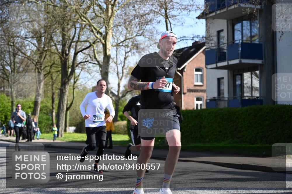 12.04.2026 - 45. Internationalen Wilhelmsburger Insellauf J. Mangold http://msf.ph/oto/9460557 12.04.2026 10:43:06 Ziel 3779, 5840, 2406, 4377, 3086, 3227, 4974, 5705, 2189, 5697, 2813, 4931, 3565, 5337, 2102, 2656, 2104, 5407, 5286, 2039, 3486, 4428, 3022, 4349 meine-sportfotos.de