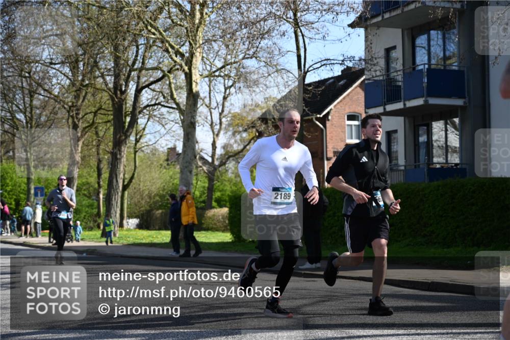 12.04.2026 - 45. Internationalen Wilhelmsburger Insellauf J. Mangold http://msf.ph/oto/9460565 12.04.2026 10:43:06 Ziel 3779, 5840, 2406, 4377, 3086, 3227, 4974, 5705, 2189, 5697, 2813, 4931, 3565, 5337, 2102, 2656, 2104, 5407, 5286, 2039, 3486, 4428, 3022, 4349 meine-sportfotos.de