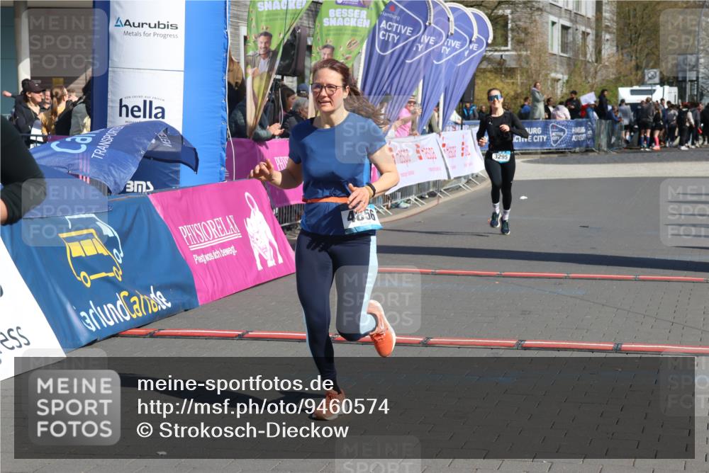 12.04.2026 - 45. Internationalen Wilhelmsburger Insellauf Strokosch-Dieckow http://msf.ph/oto/9460574 12.04.2026 11:07:58 Ziel 3967, 4856, 3295 meine-sportfotos.de