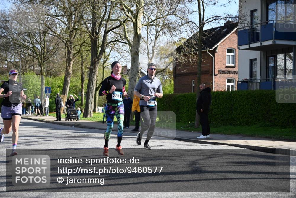 12.04.2026 - 45. Internationalen Wilhelmsburger Insellauf J. Mangold http://msf.ph/oto/9460577 12.04.2026 10:43:09 Ziel 5840, 2406, 4377, 3086, 3227, 4974, 5705, 2189, 5697, 2813, 4931, 3565, 5337, 2102, 2656, 2104, 5407, 5286, 2039, 3486, 4428, 3022, 3022, 4349 meine-sportfotos.de