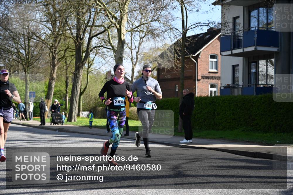 12.04.2026 - 45. Internationalen Wilhelmsburger Insellauf J. Mangold http://msf.ph/oto/9460580 12.04.2026 10:43:09 Ziel 5840, 2406, 4377, 3086, 3227, 4974, 5705, 2189, 5697, 2813, 4931, 3565, 5337, 2102, 2656, 2104, 5407, 5286, 2039, 3486, 4428, 3022, 3022, 4349 meine-sportfotos.de