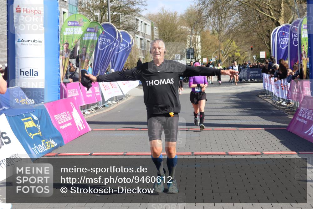 12.04.2026 - 45. Internationalen Wilhelmsburger Insellauf Strokosch-Dieckow http://msf.ph/oto/9460612 12.04.2026 10:50:28 Ziel 4855, 4929 meine-sportfotos.de