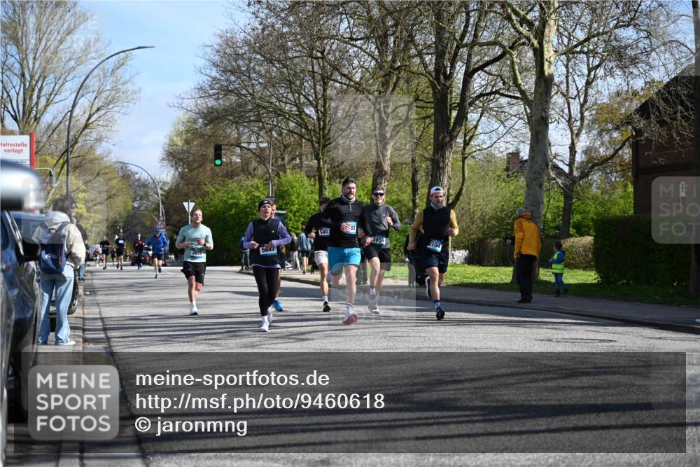 12.04.2026 - 45. Internationalen Wilhelmsburger Insellauf J. Mangold http://msf.ph/oto/9460618 12.04.2026 10:43:14 Ziel 4377, 3086, 3227, 4974, 5705, 2189, 5697, 2813, 4931, 3565, 5337, 2102, 2656, 2104, 5407, 5286, 2039, 3486, 4428, 3022, 4349, 2065, 3345 meine-sportfotos.de