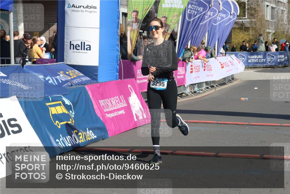 12.04.2026 - 45. Internationalen Wilhelmsburger Insellauf Strokosch-Dieckow http://msf.ph/oto/9460625 12.04.2026 11:08:01 Ziel 4856, 3295 meine-sportfotos.de