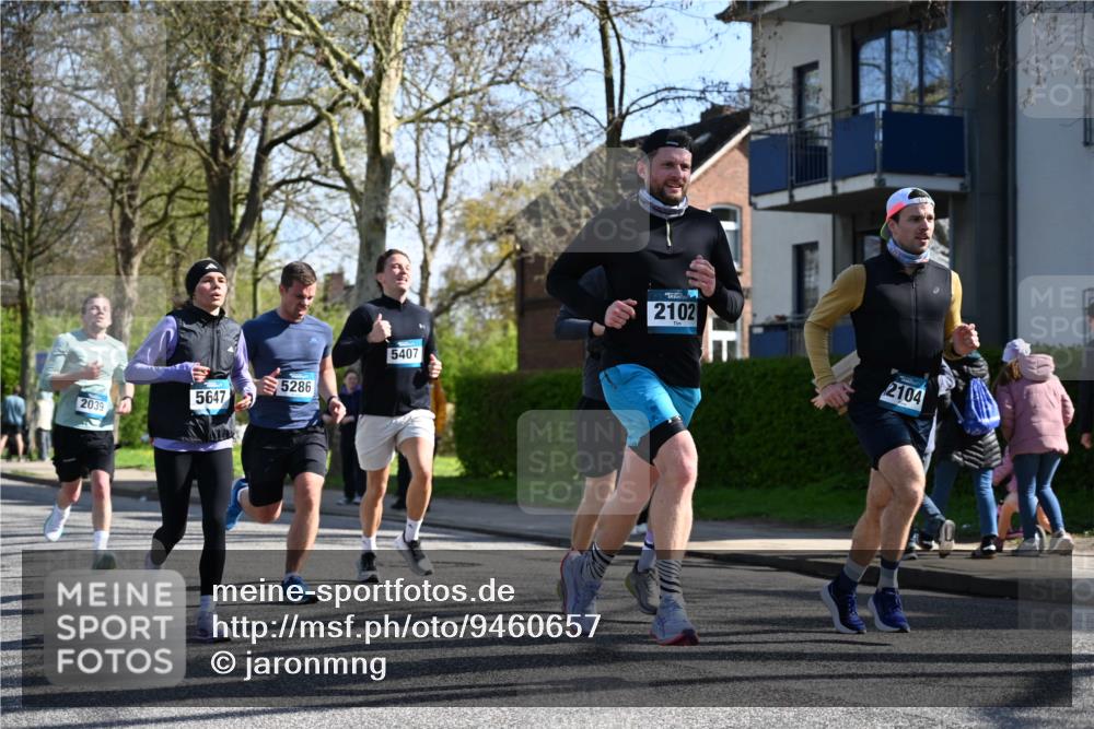 12.04.2026 - 45. Internationalen Wilhelmsburger Insellauf J. Mangold http://msf.ph/oto/9460657 12.04.2026 10:43:17 Ziel 5705, 2189, 5697, 2813, 4931, 3565, 5337, 2102, 2656, 2104, 5407, 5286, 2039, 3486, 4428, 3022, 4349, 2065, 3345, 2073 meine-sportfotos.de