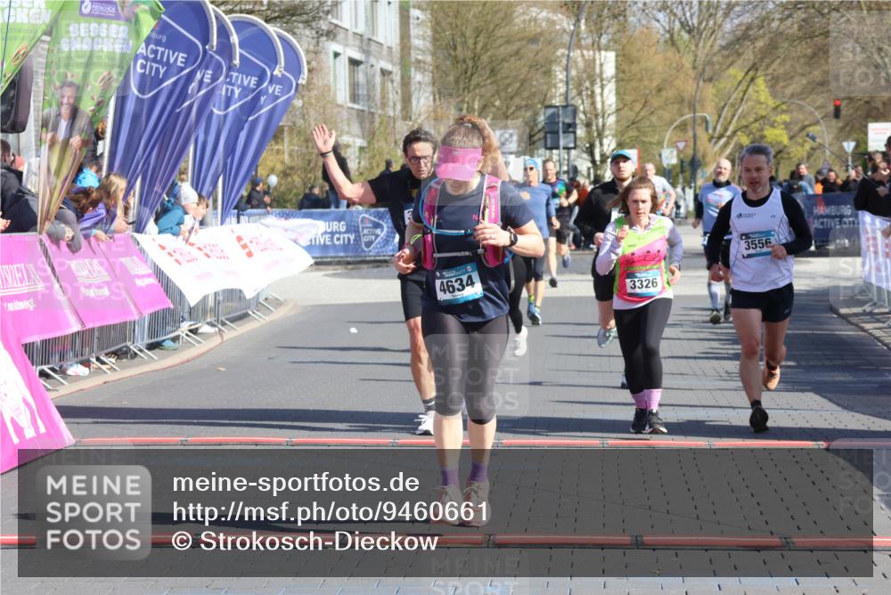 12.04.2026 - 45. Internationalen Wilhelmsburger Insellauf Strokosch-Dieckow http://msf.ph/oto/9460661 12.04.2026 10:50:35 Ziel 4634, 3186, 3326, 3556, 3228, 5041 meine-sportfotos.de