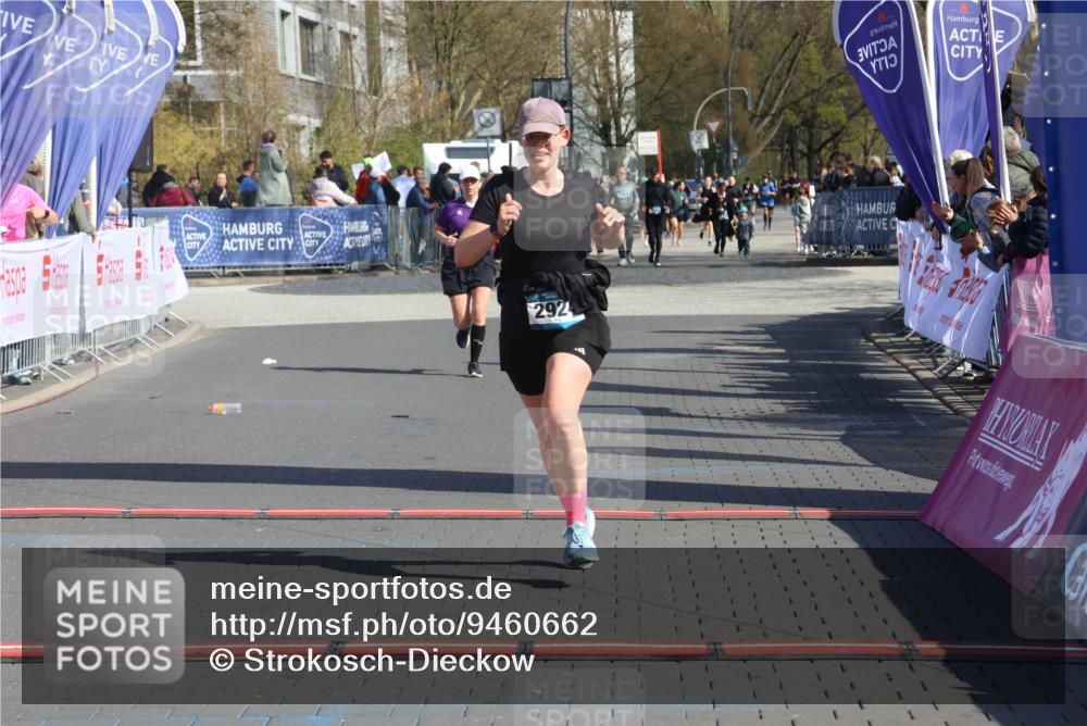 12.04.2026 - 45. Internationalen Wilhelmsburger Insellauf Strokosch-Dieckow http://msf.ph/oto/9460662 12.04.2026 11:08:08 Ziel 2924 meine-sportfotos.de