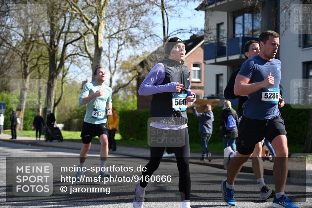 12.04.2026 - 45. Internationalen Wilhelmsburger Insellauf J. Mangold http://msf.ph/oto/9460666 12.04.2026 10:43:18 Ziel 2189, 5697, 2813, 4931, 3565, 5337, 2102, 2656, 2104, 5407, 5286, 2039, 3486, 4428, 3022, 4349, 2065, 3345, 2073 meine-sportfotos.de