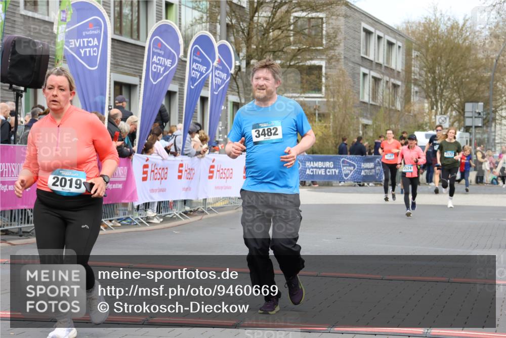 12.04.2026 - 45. Internationalen Wilhelmsburger Insellauf Strokosch-Dieckow http://msf.ph/oto/9460669 12.04.2026 13:19:08 Ziel 4626, 2019, 3940, 3482 meine-sportfotos.de
