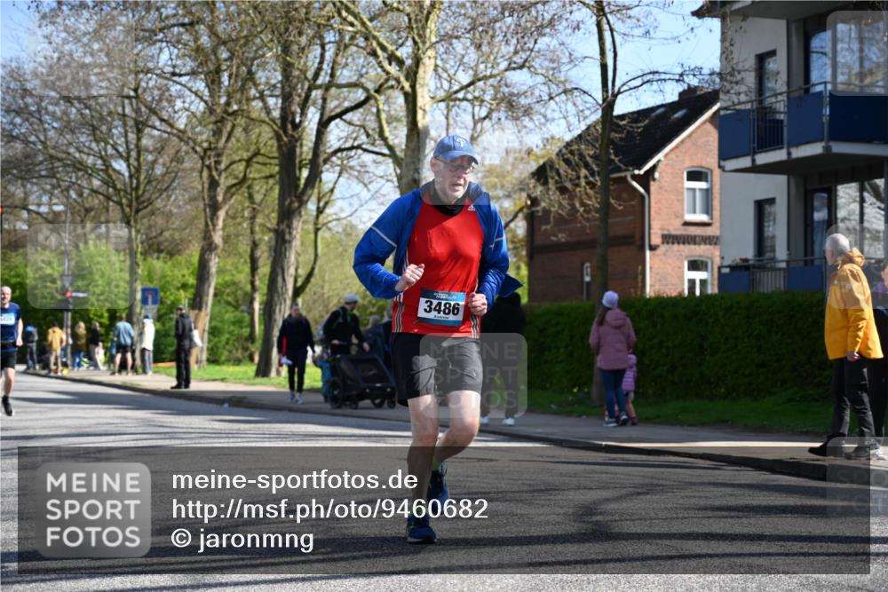 12.04.2026 - 45. Internationalen Wilhelmsburger Insellauf J. Mangold http://msf.ph/oto/9460682 12.04.2026 10:43:27 Ziel 5407, 5286, 2039, 3486, 4428, 3022, 4349, 2065, 3345, 2073, 2073, 4829, 4062, 5824 meine-sportfotos.de