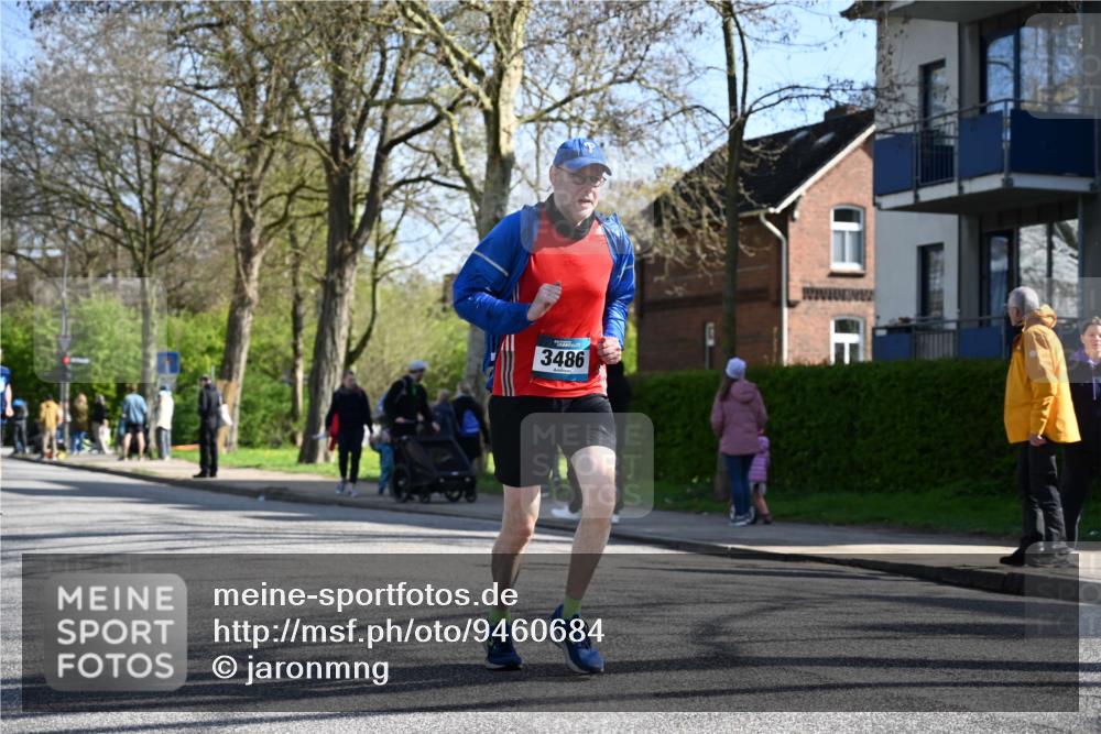 12.04.2026 - 45. Internationalen Wilhelmsburger Insellauf J. Mangold http://msf.ph/oto/9460684 12.04.2026 10:43:27 Ziel 5407, 5286, 2039, 3486, 4428, 3022, 4349, 2065, 3345, 2073, 2073, 4829, 4062, 5824 meine-sportfotos.de