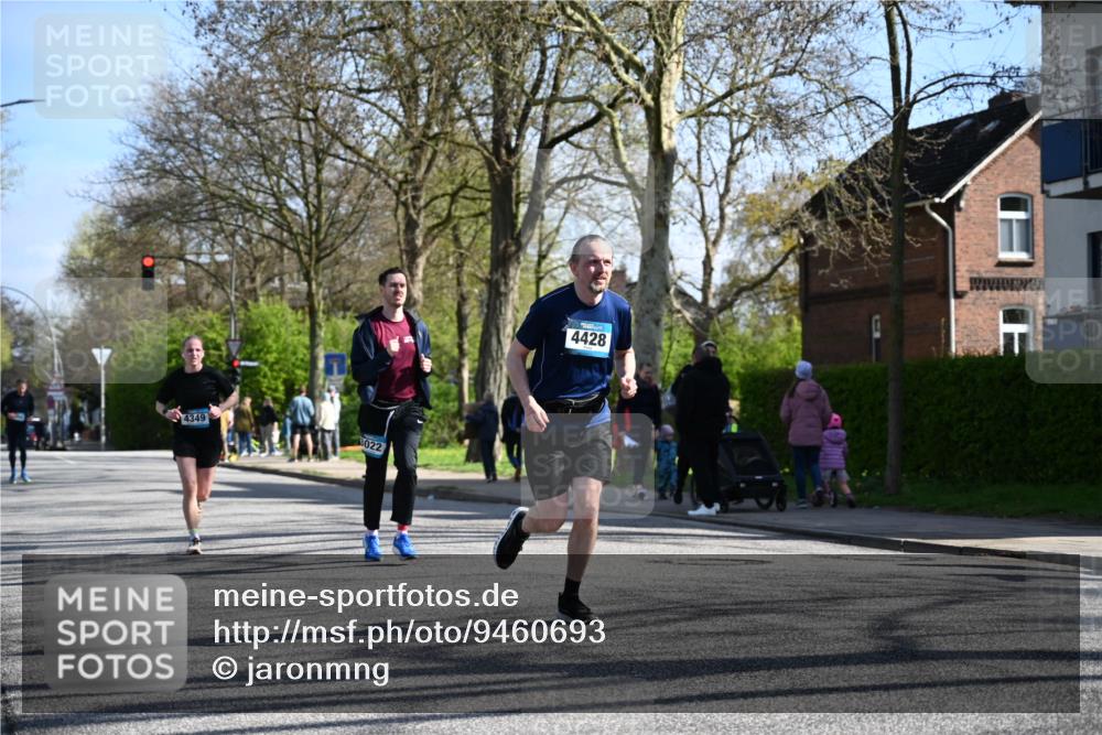 12.04.2026 - 45. Internationalen Wilhelmsburger Insellauf J. Mangold http://msf.ph/oto/9460693 12.04.2026 10:43:32 Ziel 2039, 3486, 4428, 3022, 4349, 2065, 3345, 2073, 4829, 4062, 5824, 3356 meine-sportfotos.de