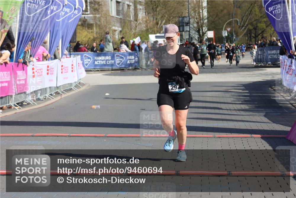 12.04.2026 - 45. Internationalen Wilhelmsburger Insellauf Strokosch-Dieckow http://msf.ph/oto/9460694 12.04.2026 11:08:09 Ziel 2924 meine-sportfotos.de