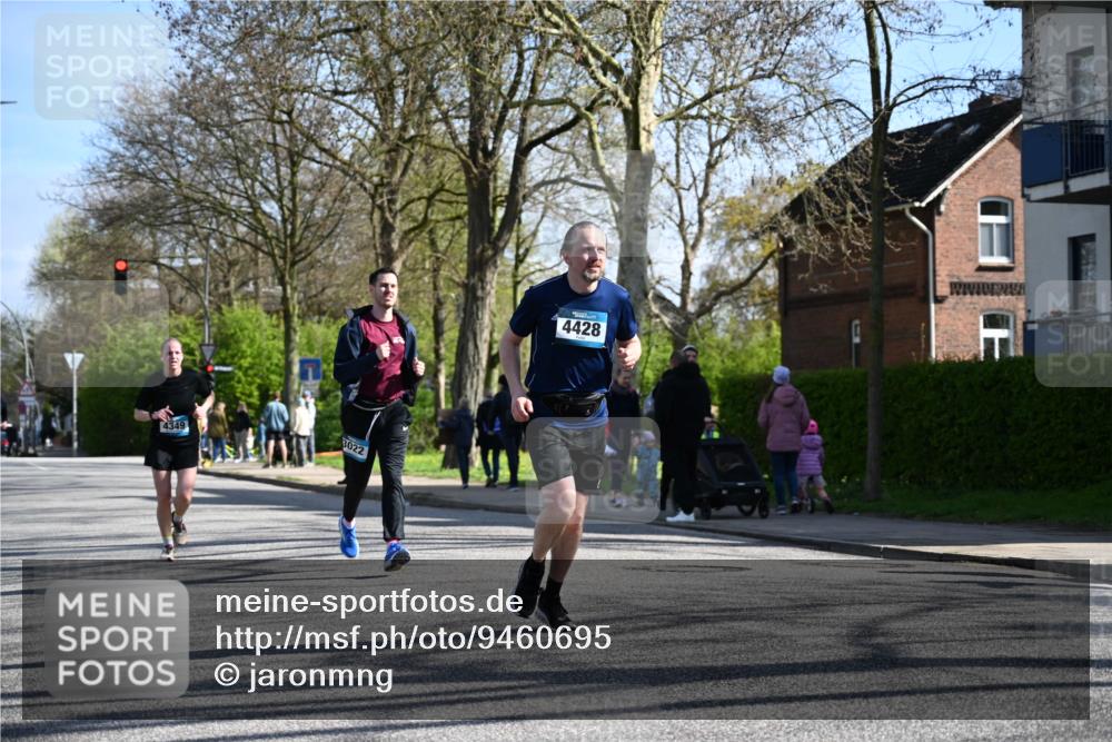 12.04.2026 - 45. Internationalen Wilhelmsburger Insellauf J. Mangold http://msf.ph/oto/9460695 12.04.2026 10:43:32 Ziel 2039, 3486, 4428, 3022, 4349, 2065, 3345, 2073, 4829, 4062, 5824, 3356 meine-sportfotos.de