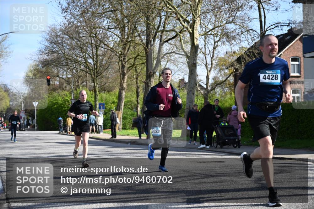 12.04.2026 - 45. Internationalen Wilhelmsburger Insellauf J. Mangold http://msf.ph/oto/9460702 12.04.2026 10:43:33 Ziel 3486, 4428, 3022, 4349, 2065, 3345, 2073, 4829, 4062, 5824, 3356 meine-sportfotos.de