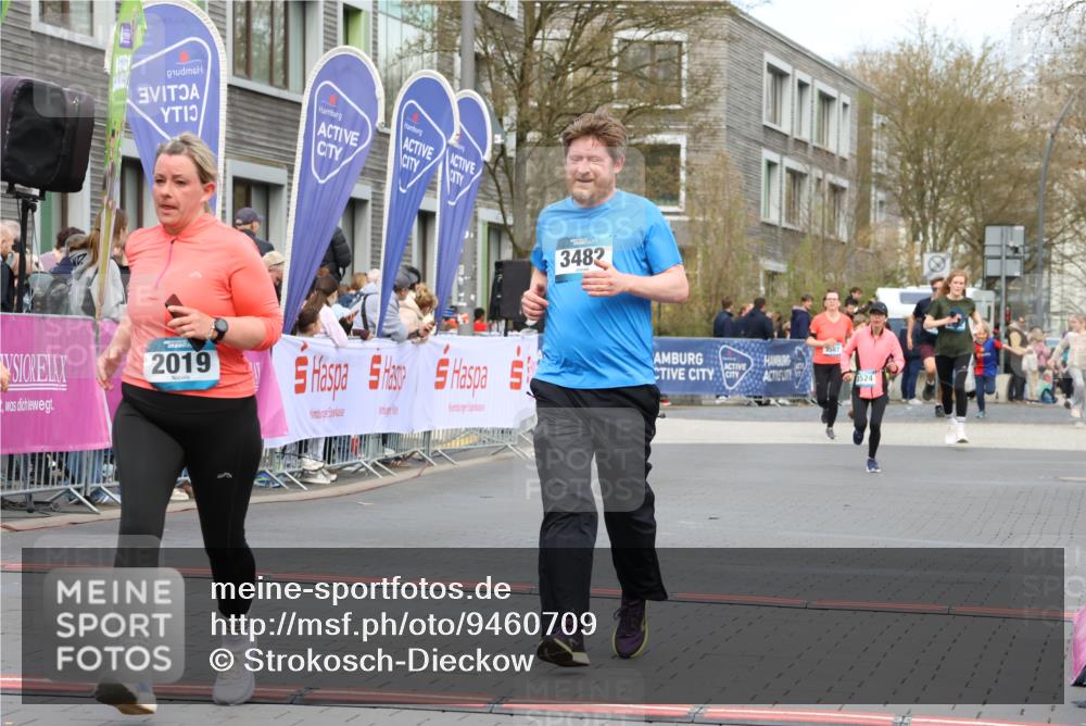 12.04.2026 - 45. Internationalen Wilhelmsburger Insellauf Strokosch-Dieckow http://msf.ph/oto/9460709 12.04.2026 13:19:08 Ziel 4626, 2019, 3940, 3482 meine-sportfotos.de