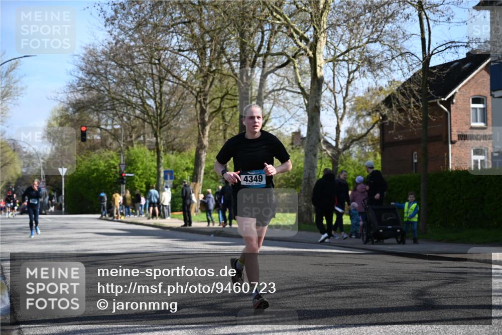 12.04.2026 - 45. Internationalen Wilhelmsburger Insellauf J. Mangold http://msf.ph/oto/9460723 12.04.2026 10:43:34 Ziel 3486, 4428, 3022, 4349, 2065, 3345, 2073, 4829, 4062, 4062, 5824, 3356 meine-sportfotos.de