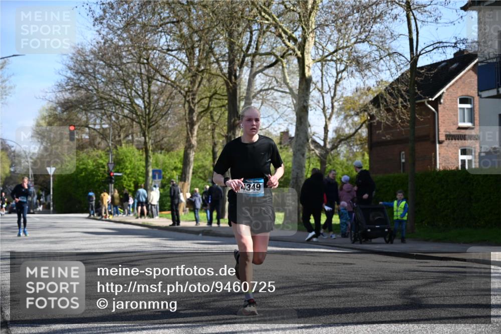 12.04.2026 - 45. Internationalen Wilhelmsburger Insellauf J. Mangold http://msf.ph/oto/9460725 12.04.2026 10:43:34 Ziel 3486, 4428, 3022, 4349, 2065, 3345, 2073, 4829, 4062, 4062, 5824, 3356 meine-sportfotos.de