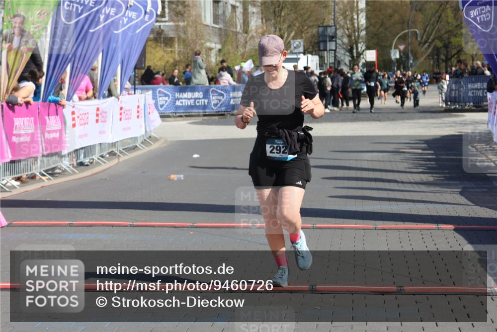 12.04.2026 - 45. Internationalen Wilhelmsburger Insellauf Strokosch-Dieckow http://msf.ph/oto/9460726 12.04.2026 11:08:09 Ziel 2924 meine-sportfotos.de