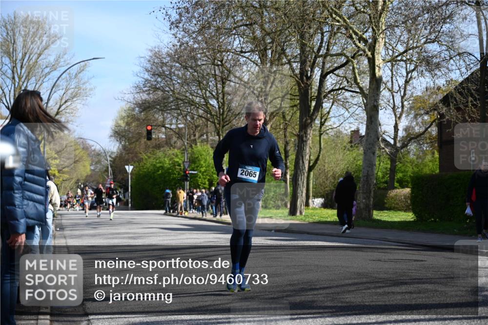 12.04.2026 - 45. Internationalen Wilhelmsburger Insellauf J. Mangold http://msf.ph/oto/9460733 12.04.2026 10:43:42 Ziel 4428, 3022, 4349, 2065, 3345, 2073, 4829, 4062, 5824, 3356, 5766, 5775 meine-sportfotos.de