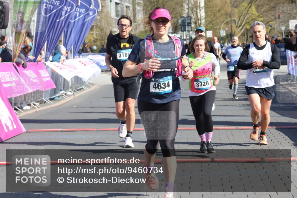 12.04.2026 - 45. Internationalen Wilhelmsburger Insellauf Strokosch-Dieckow http://msf.ph/oto/9460734 12.04.2026 10:50:37 Ziel 4634, 3186, 3326, 3556, 3228, 5041, 5033, 4435 meine-sportfotos.de